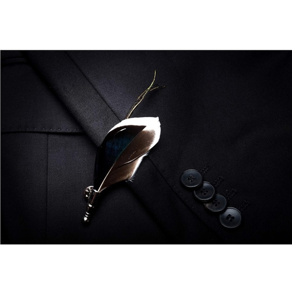 Men’s Feather Pre Tied Bow Tie and Matching Lapel Pin Gift Box Set Brown Blue - Picture 2 of 3